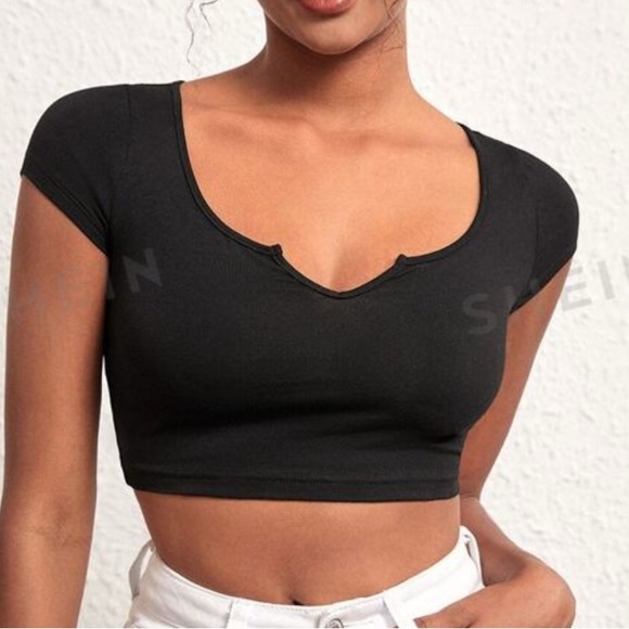 SHEIN Women’s notch neck cropped tee - Picture 1 of 2